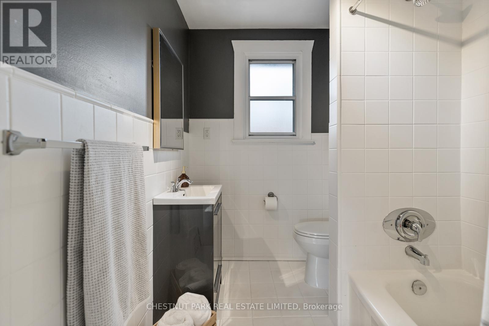 1977 Dufferin Street, Toronto, Ontario  M6E 3P9 - Photo 23 - C12919386