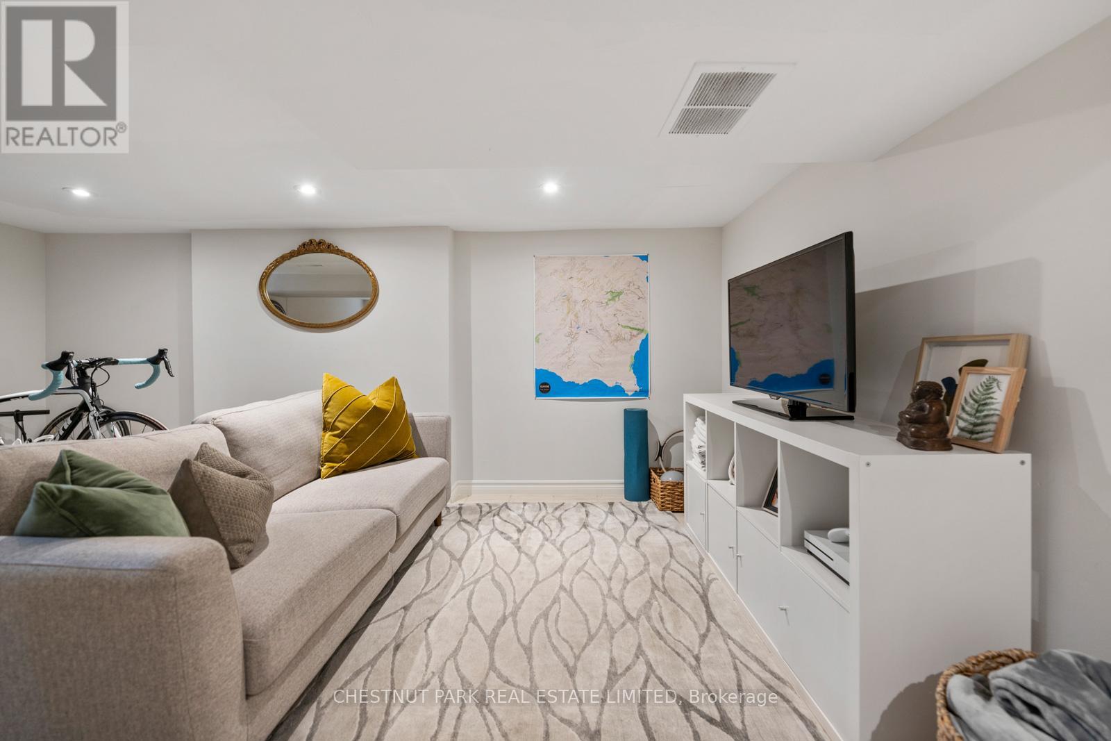 1977 Dufferin Street, Toronto, Ontario  M6E 3P9 - Photo 26 - C12919386