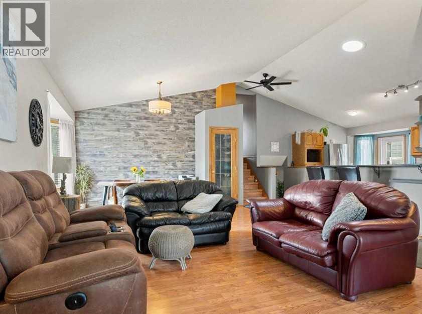 109 Downey Place, Okotoks, Alberta  T1S 1H3 - Photo 2 - A2295989