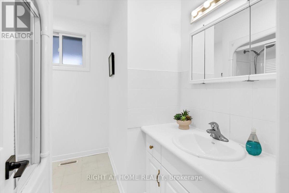 170 Farewell Street, Oshawa (Donevan), Ontario  L1H 6L7 - Photo 19 - E12919326