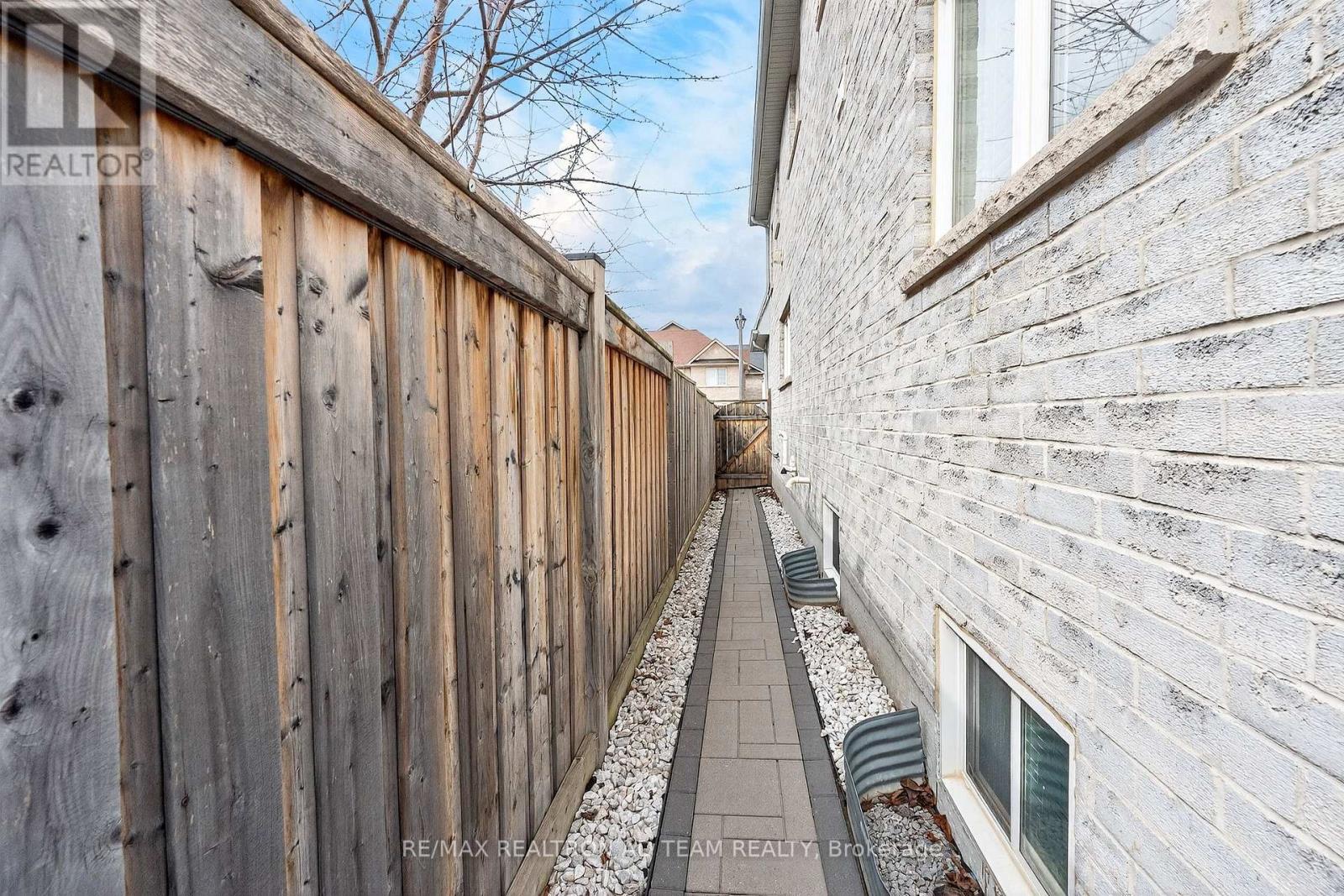 43 Formosa Avenue, Ajax, Ontario  L1Z 0N1 - Photo 32 - E12919490