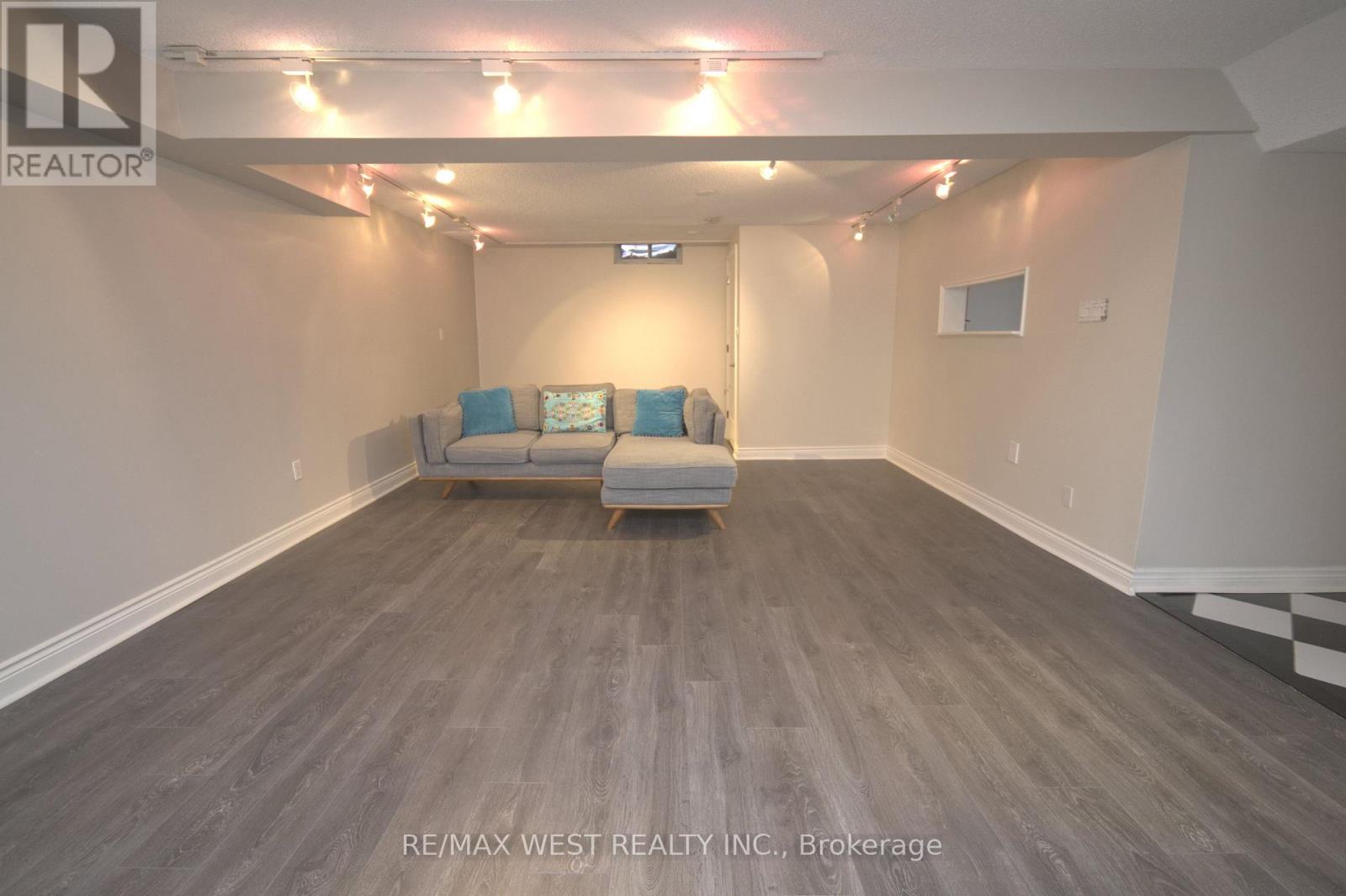 86 Bellona Street, Vaughan, Ontario  L4L 6R6 - Photo 10 - N12919296