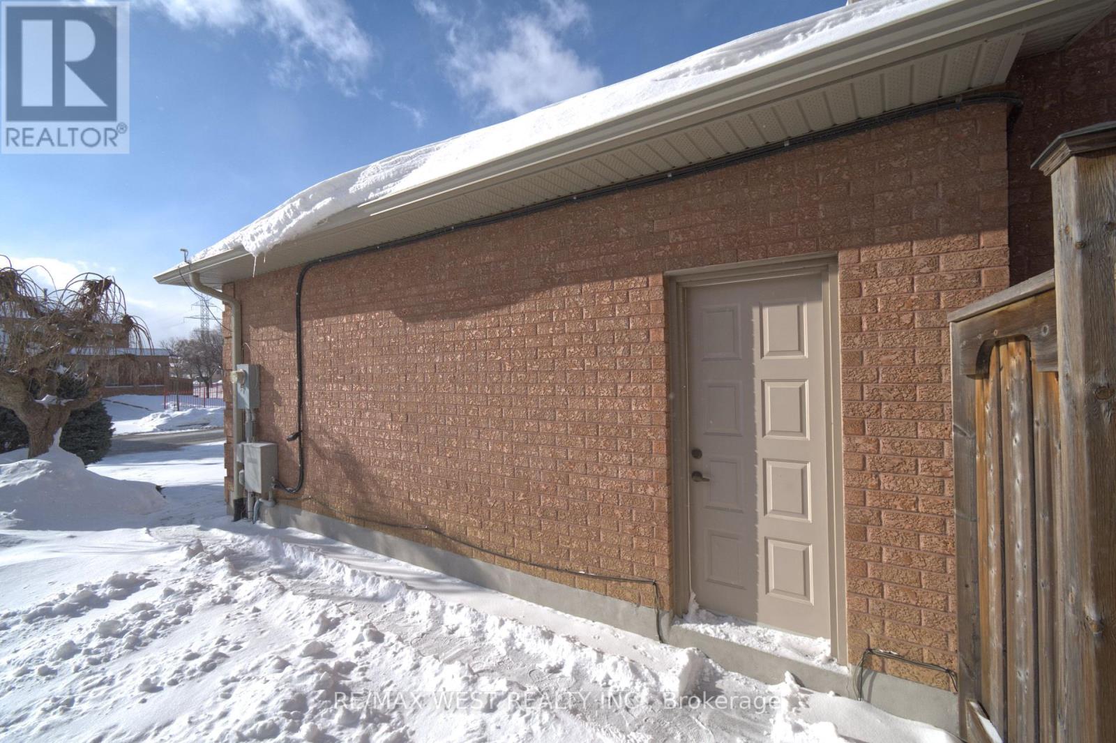 86 Bellona Street, Vaughan, Ontario  L4L 6R6 - Photo 2 - N12919296