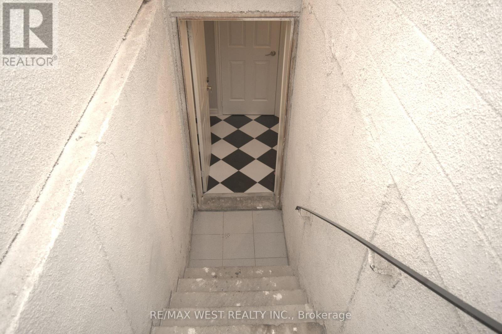 86 Bellona Street, Vaughan, Ontario  L4L 6R6 - Photo 3 - N12919296