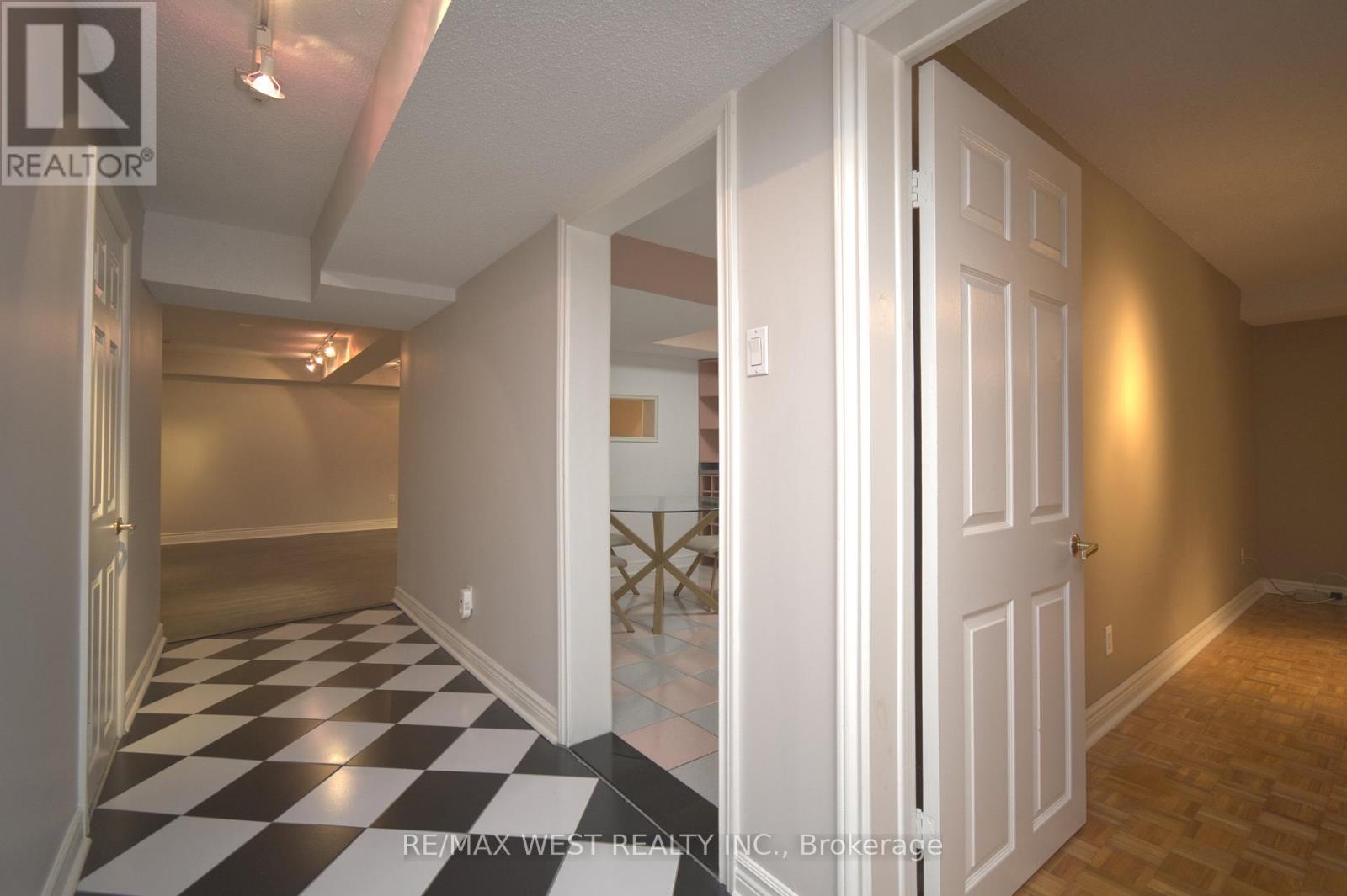 86 Bellona Street, Vaughan, Ontario  L4L 6R6 - Photo 4 - N12919296