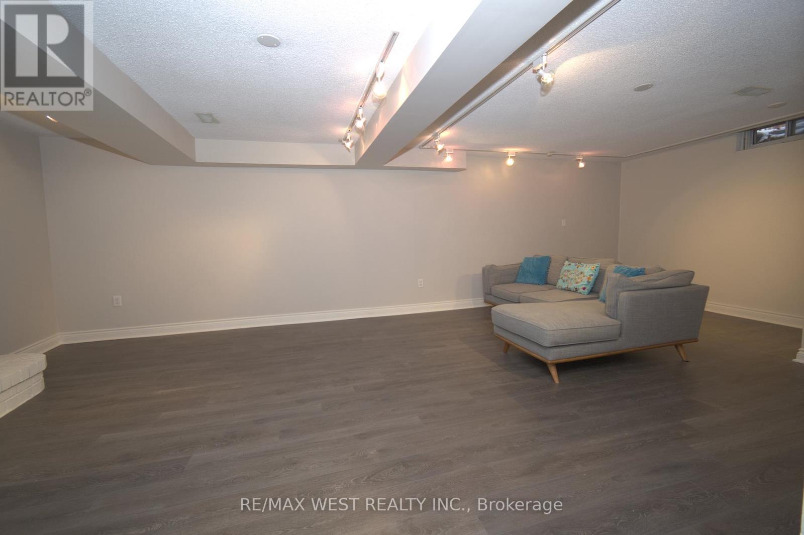 86 Bellona Street, Vaughan, Ontario  L4L 6R6 - Photo 9 - N12919296