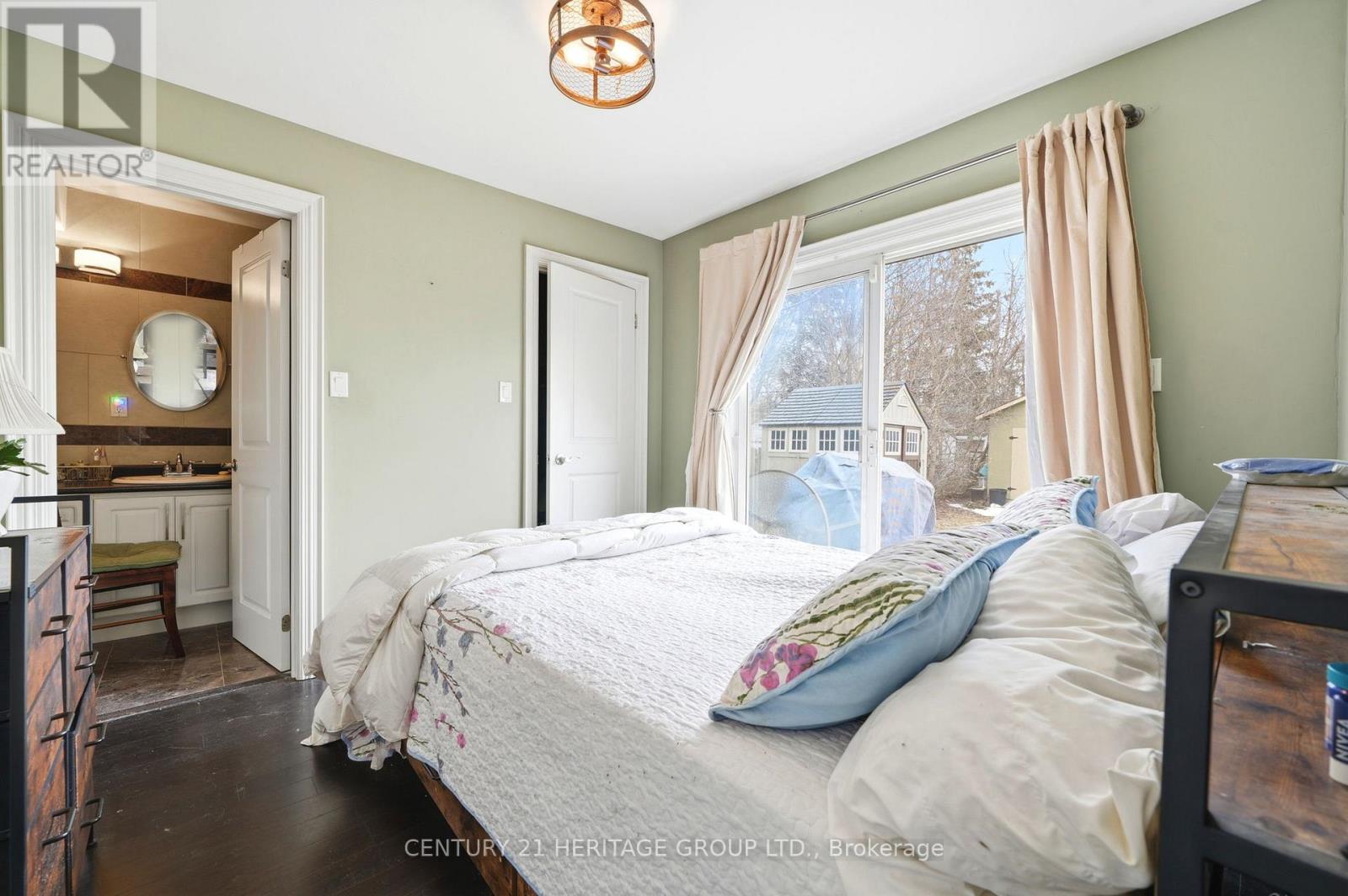 143 Silas Boulevard, Georgina, Ontario  L4P 2K2 - Photo 14 - N12919316