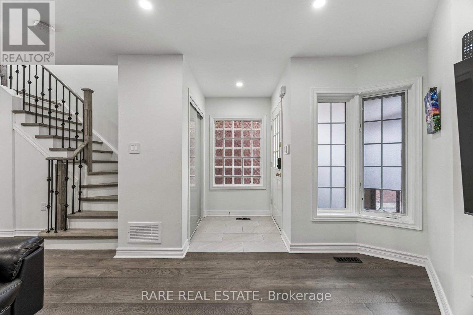 276 Milliken Meadows Drive, Markham (Milliken Mills West), Ontario  L3R 0W2 - Photo 4 - N12919342