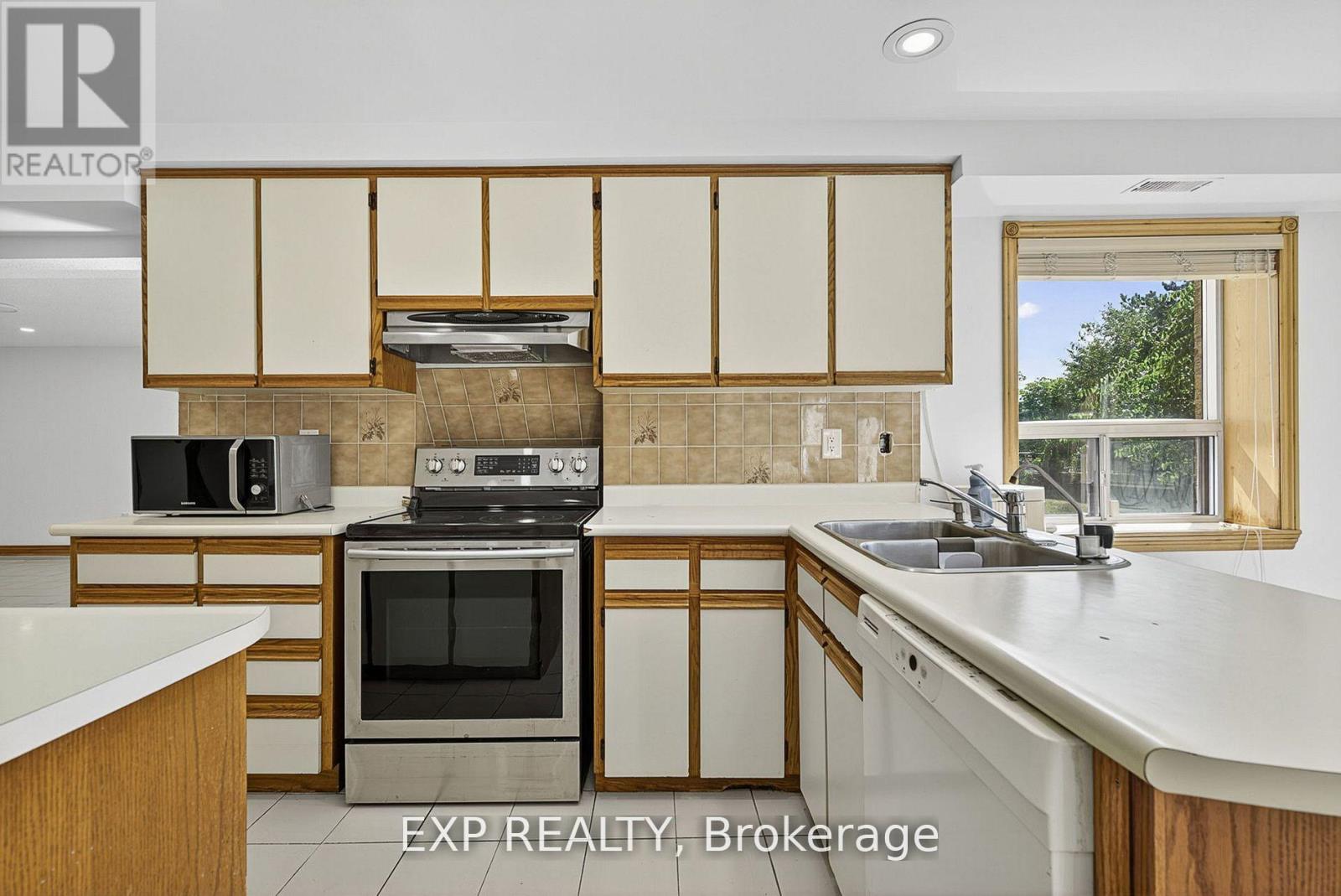 315 Stephanie Boulevard, Vaughan, Ontario  L4L 1A6 - Photo 33 - N12919380