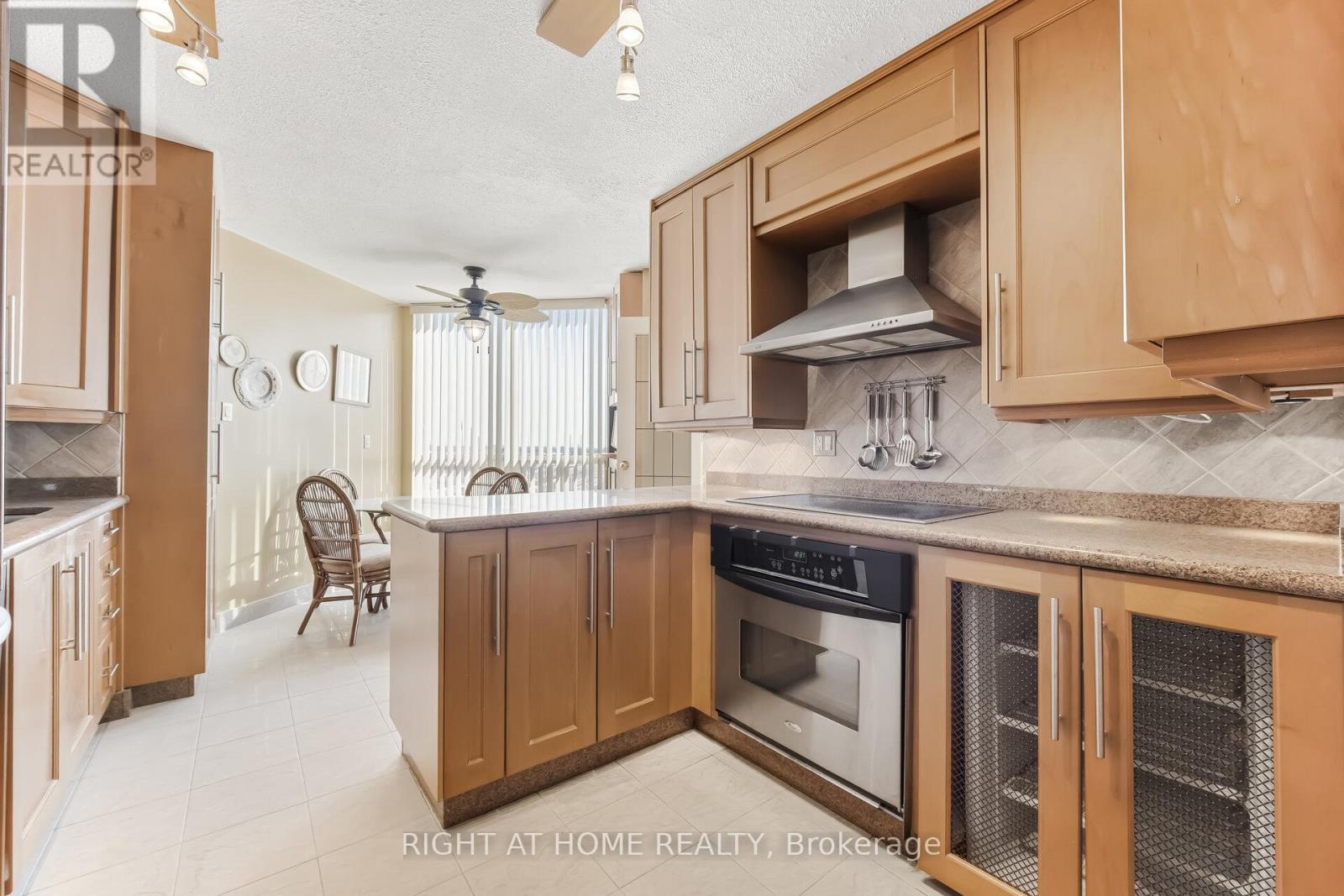 711 - 120 Promenade Circle, Vaughan, Ontario L4J 7W9 - Photo 19 - N12919420