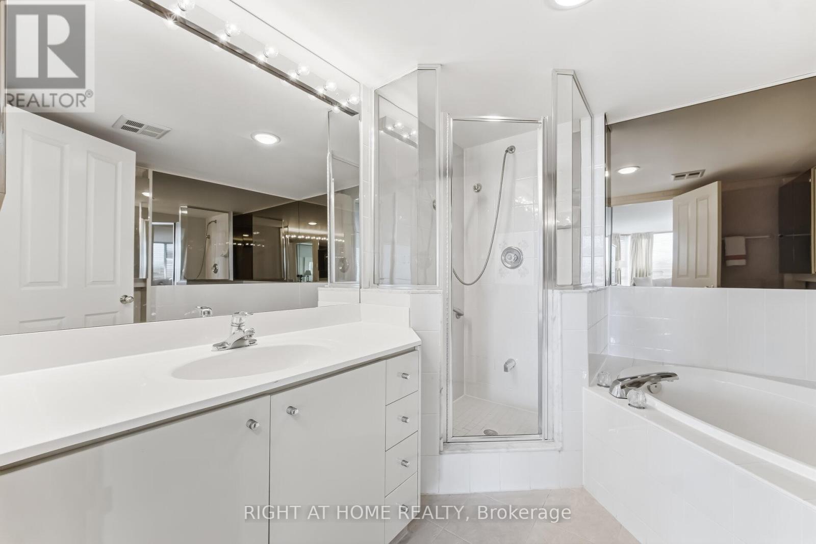 711 - 120 Promenade Circle, Vaughan, Ontario L4J 7W9 - Photo 23 - N12919420