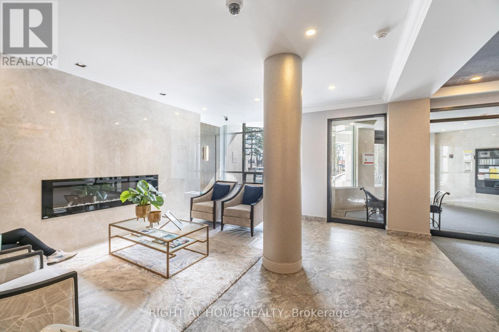 711 - 120 Promenade Circle, Vaughan, Ontario L4J 7W9 - Photo 3 - N12919420