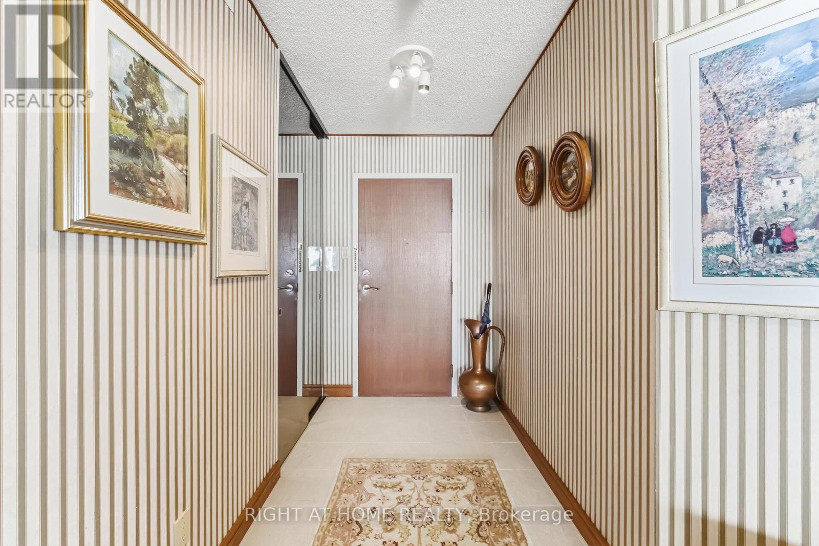 711 - 120 Promenade Circle, Vaughan, Ontario L4J 7W9 - Photo 8 - N12919420