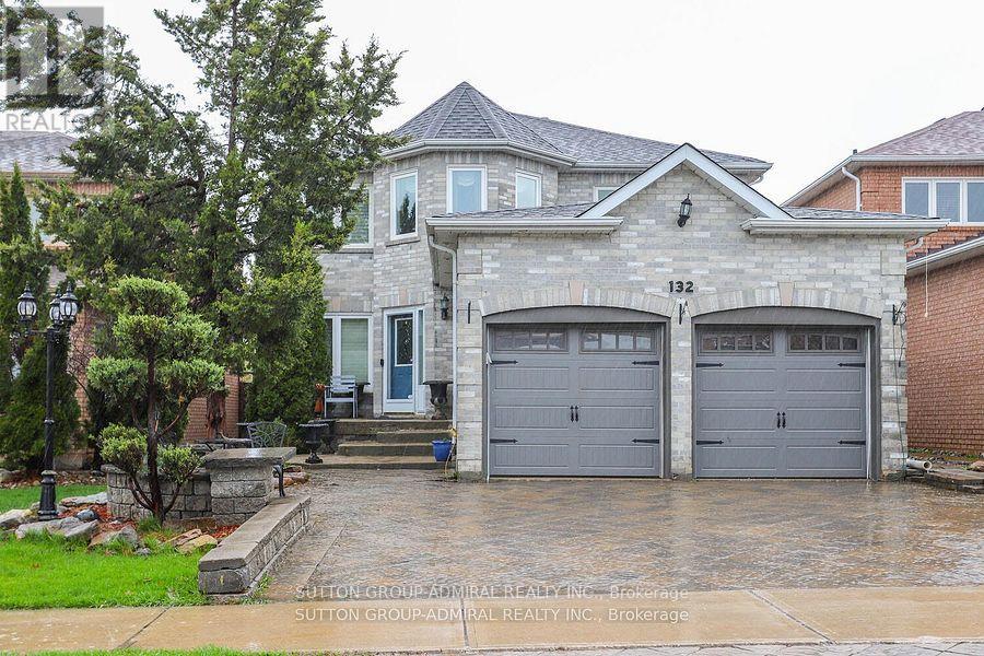 132 LARRATT LANE, Richmond Hill, Ontario