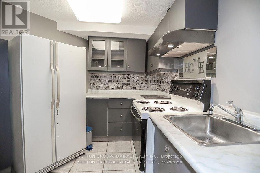 132 Larratt Lane, Richmond Hill, Ontario  L4C 0E6 - Photo 11 - N12919430