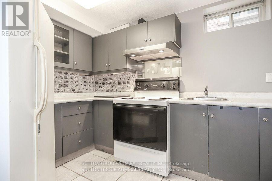 132 Larratt Lane, Richmond Hill, Ontario  L4C 0E6 - Photo 12 - N12919430