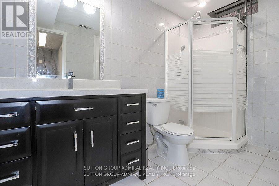 132 Larratt Lane, Richmond Hill, Ontario  L4C 0E6 - Photo 18 - N12919430