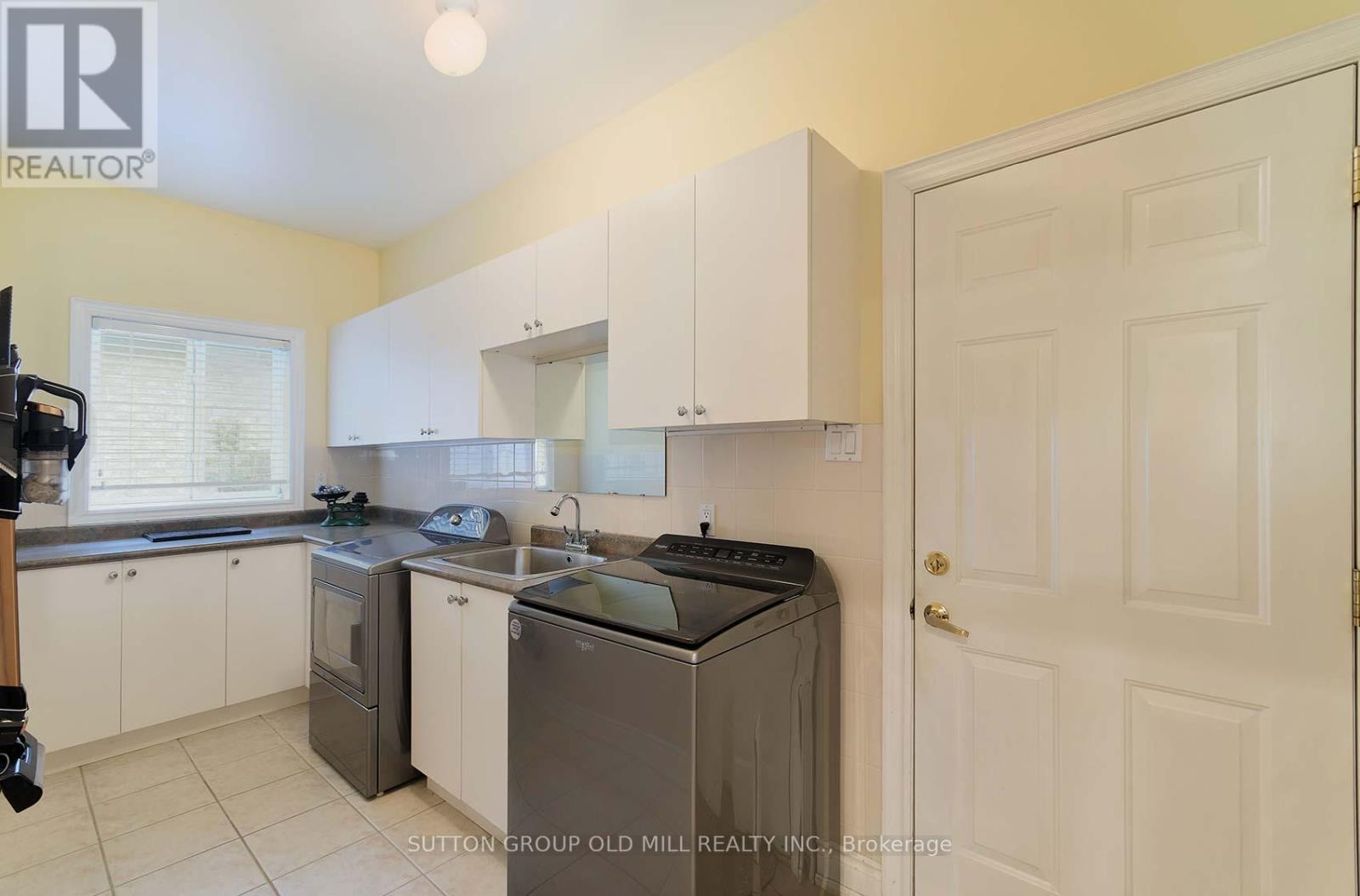 128 Carmela Avenue, Richmond Hill (Oak Ridges), Ontario  L4E 2V6 - Photo 19 - N12919500