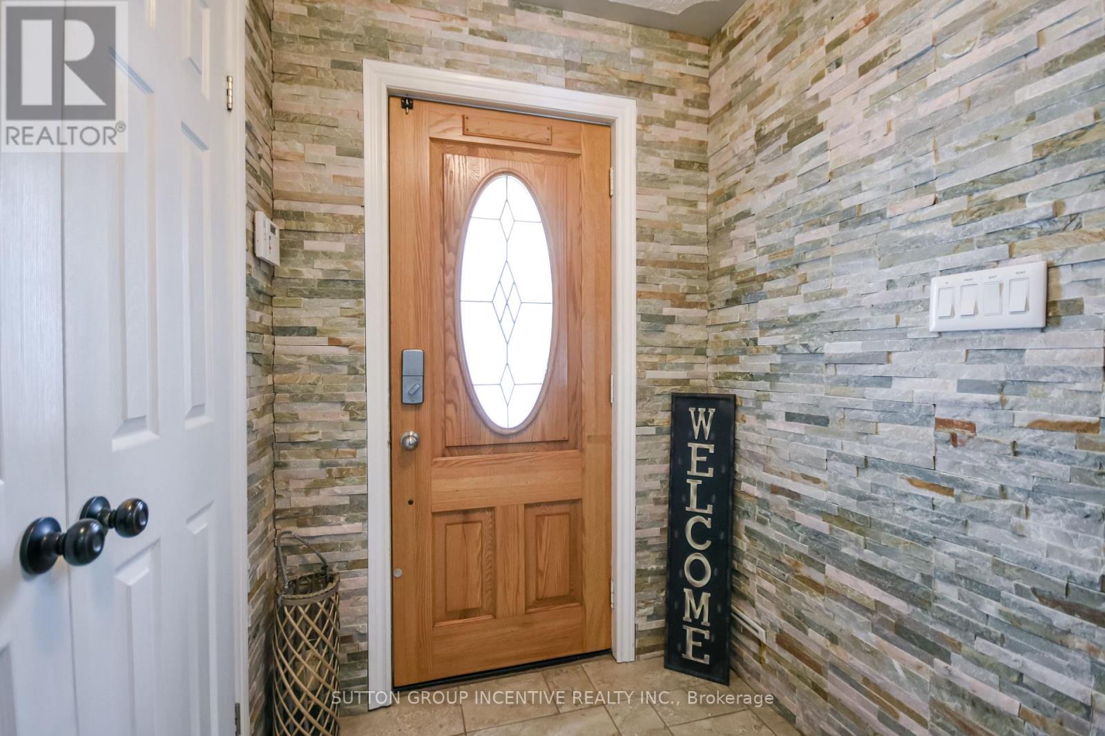 355 Zoo Park Road, Wasaga Beach, Ontario  L9Z 1S7 - Photo 6 - S12919284