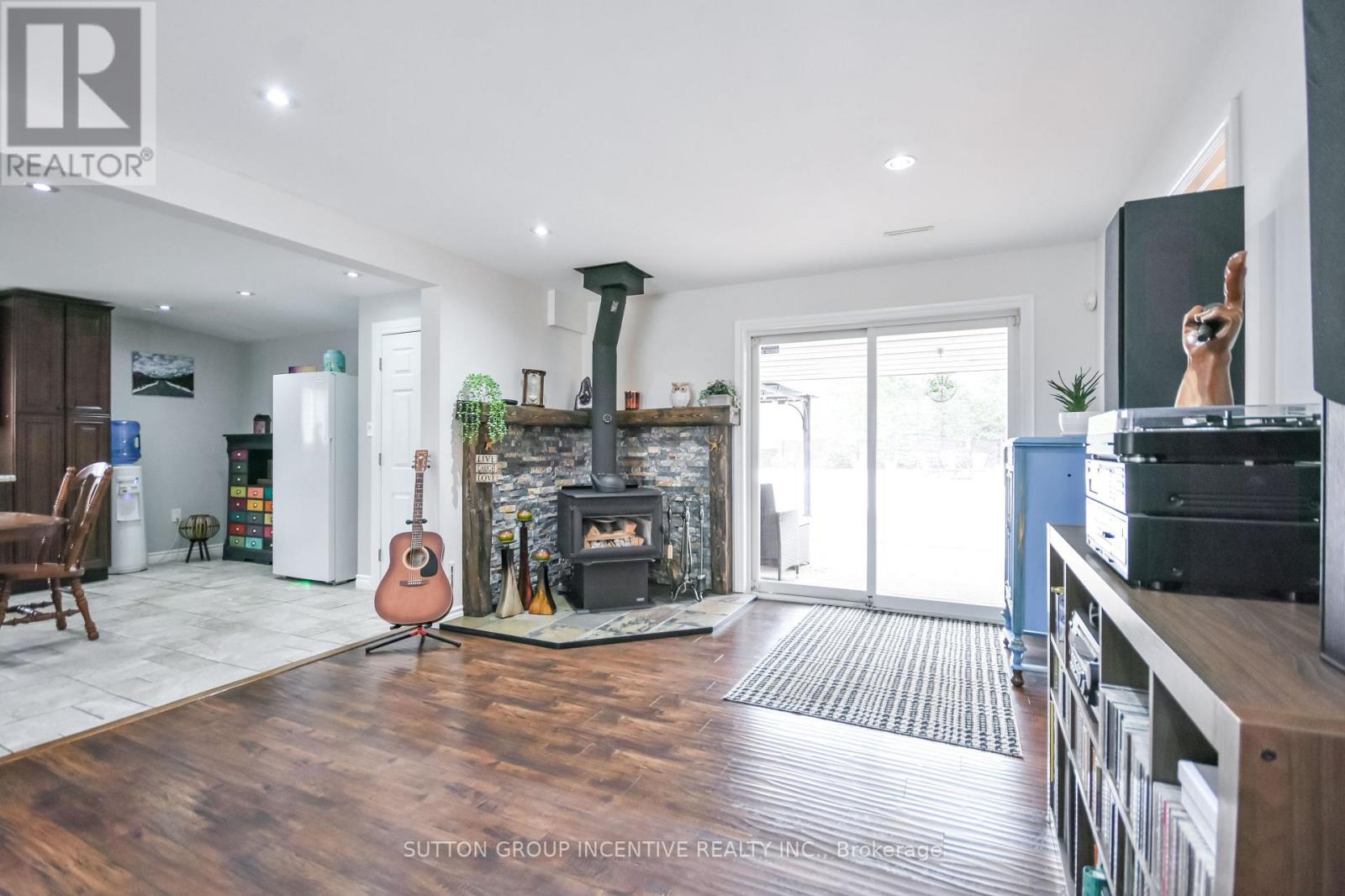 355 Zoo Park Road, Wasaga Beach, Ontario  L9Z 1S7 - Photo 8 - S12919284