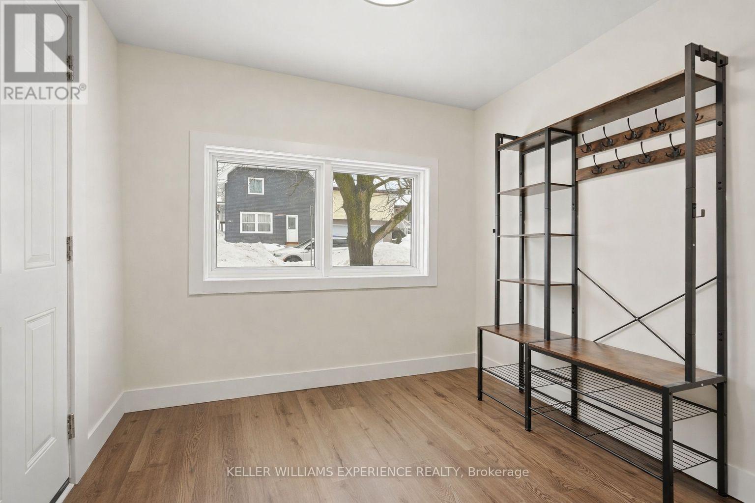 240 Ruby Street, Midland, Ontario  L4R 2L4 - Photo 3 - S12919292