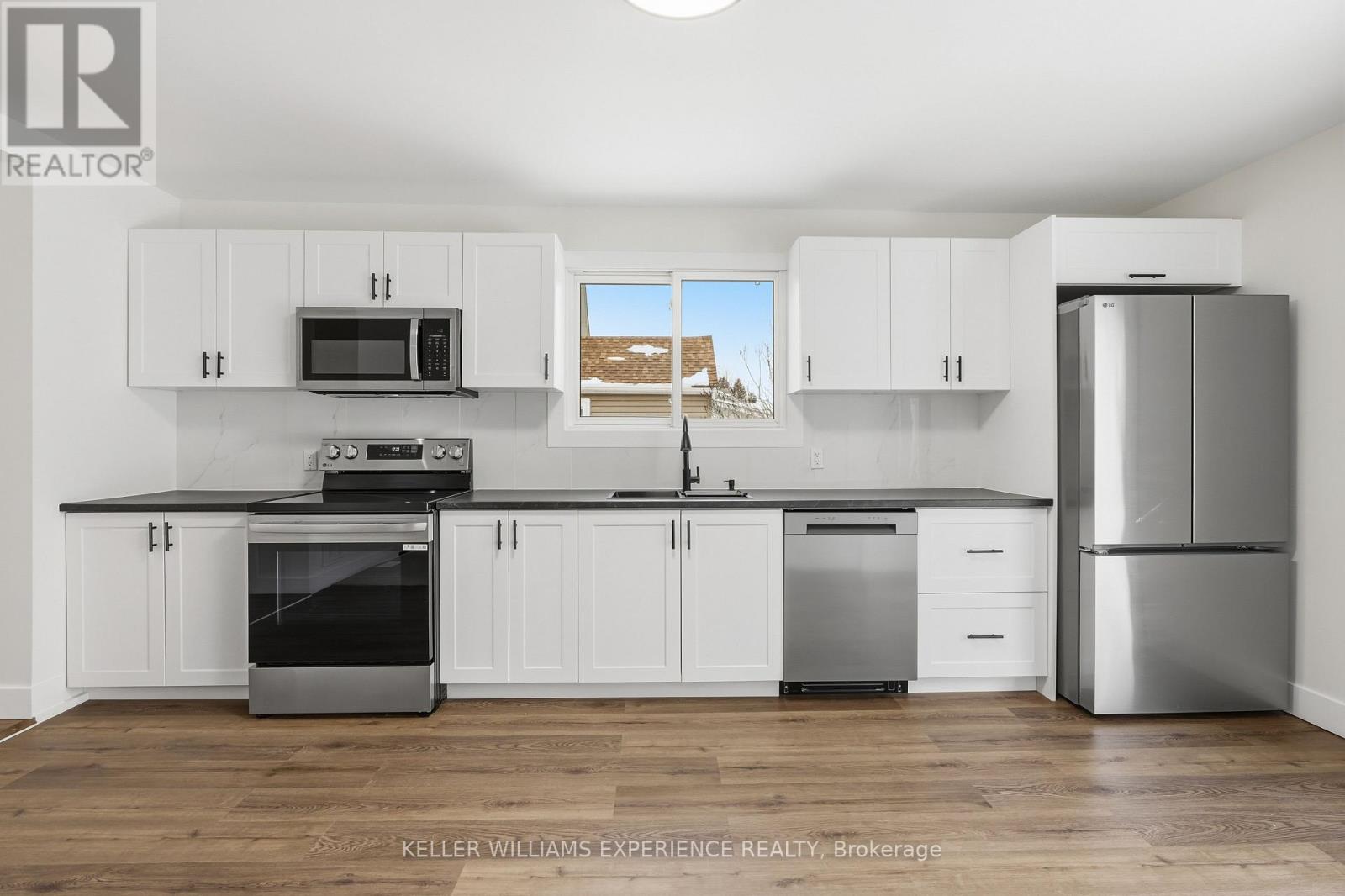 240 Ruby Street, Midland, Ontario  L4R 2L4 - Photo 8 - S12919292