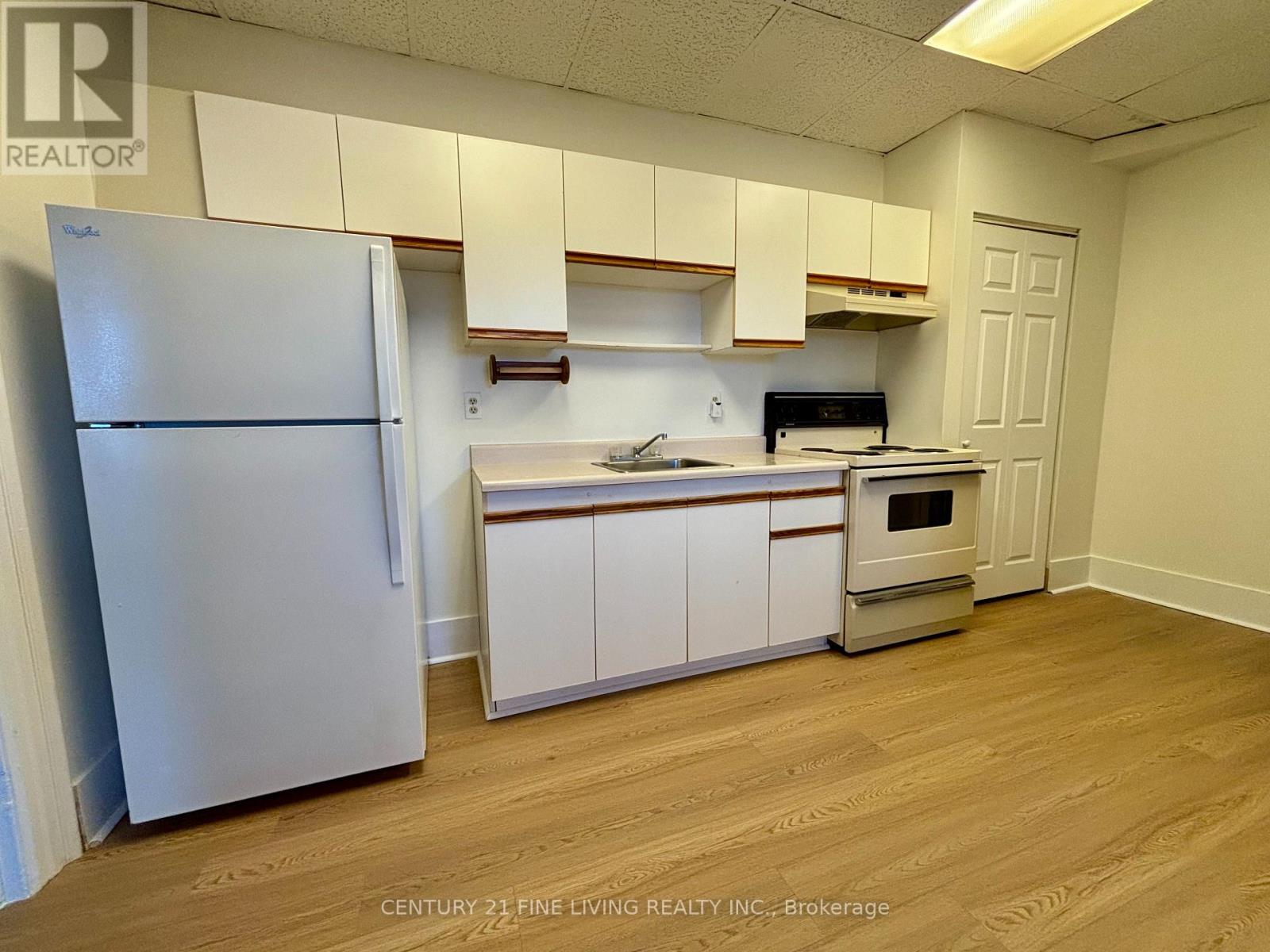 1 - 144 Bradford Street, Barrie, Ontario  L4N 3B3 - Photo 2 - S12919334