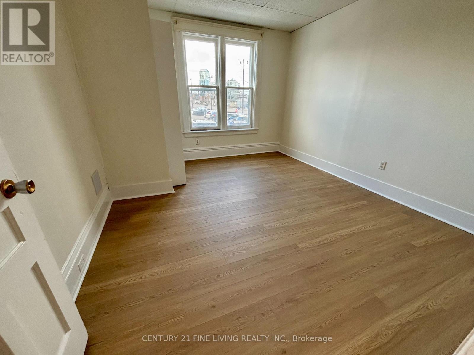 1 - 144 Bradford Street, Barrie, Ontario  L4N 3B3 - Photo 6 - S12919334