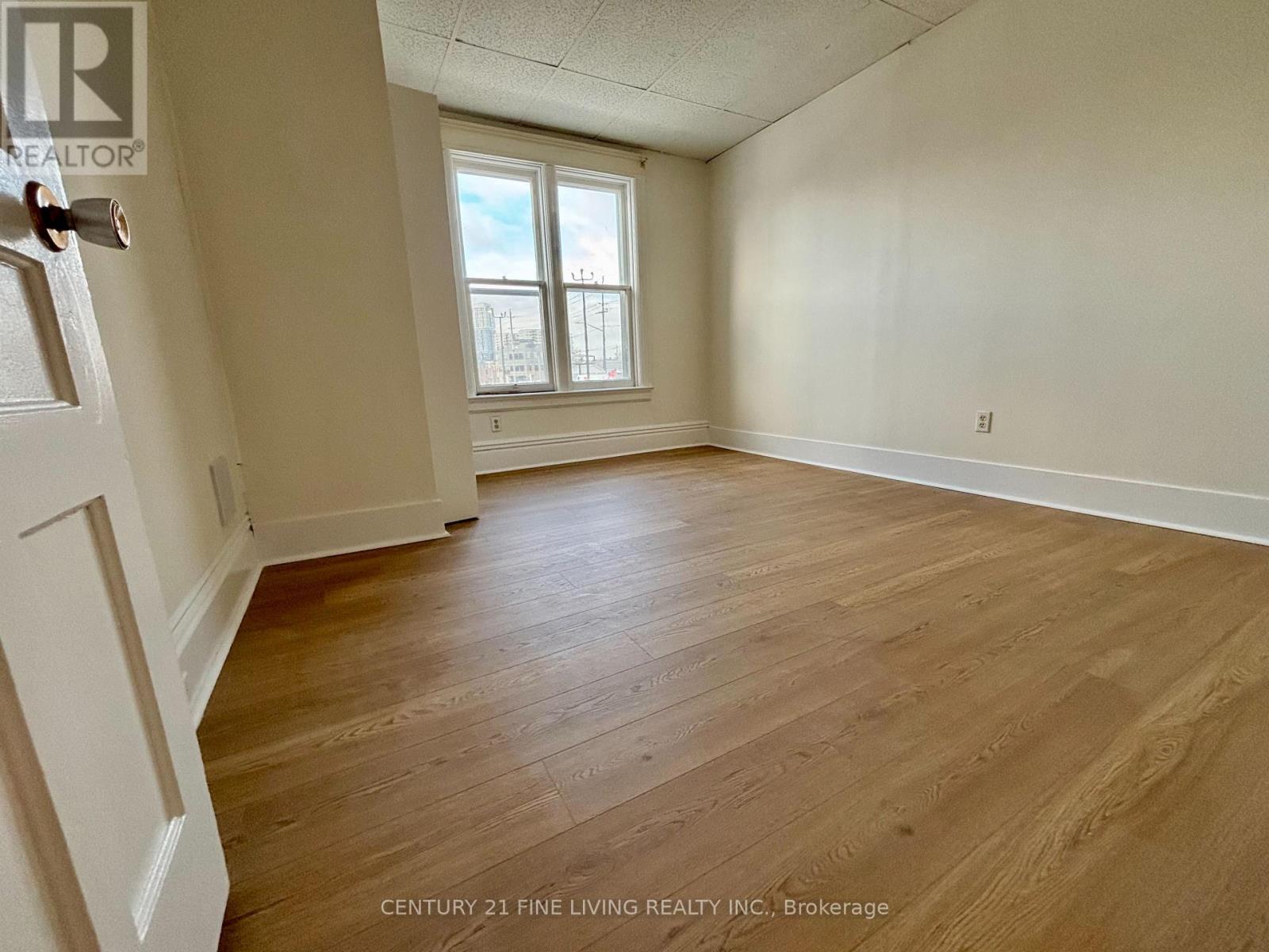 1 - 144 Bradford Street, Barrie, Ontario  L4N 3B3 - Photo 9 - S12919334