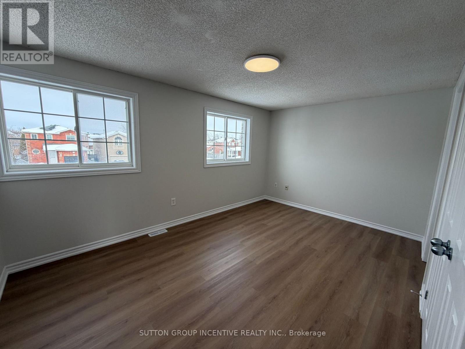 15 Timothy Lane, Barrie (Holly), Ontario  L4N 9Z6 - Photo 14 - S12919434