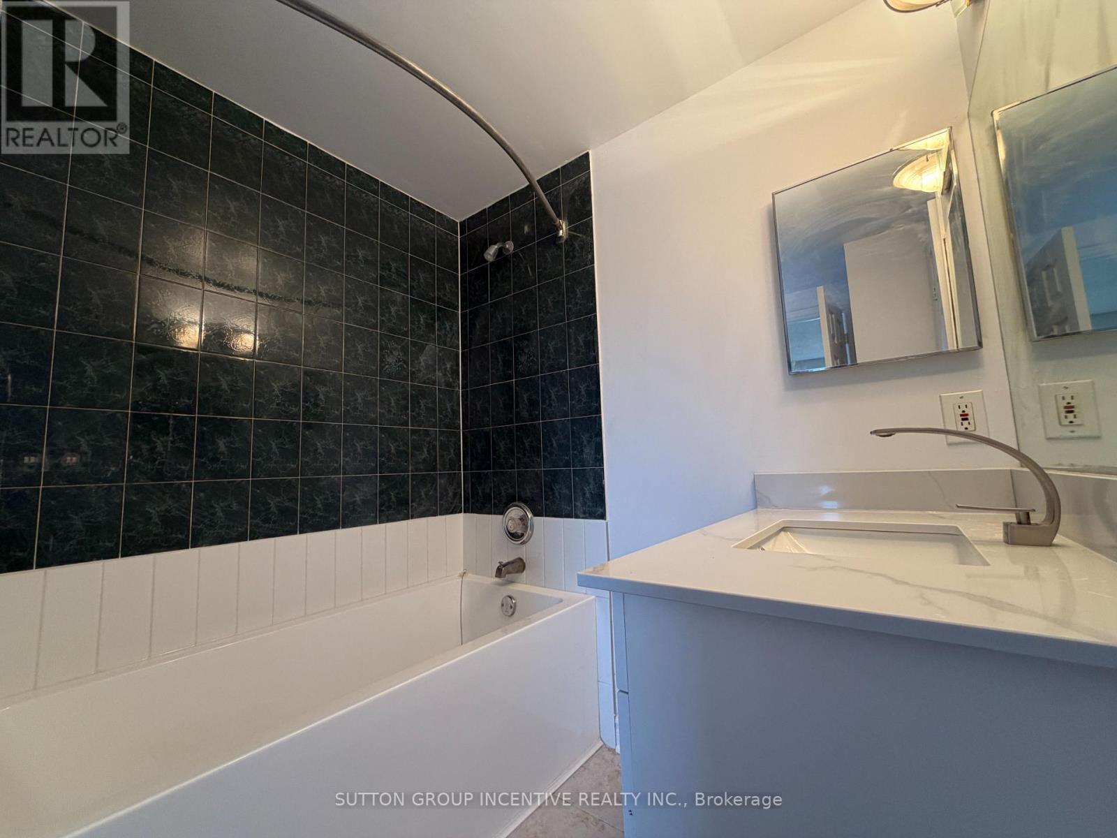 15 Timothy Lane, Barrie (Holly), Ontario  L4N 9Z6 - Photo 20 - S12919434