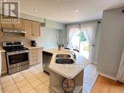 2245 Hummingbird Way, Oakville, Ontario  L6M 3Z7 - Photo 4 - W12914650