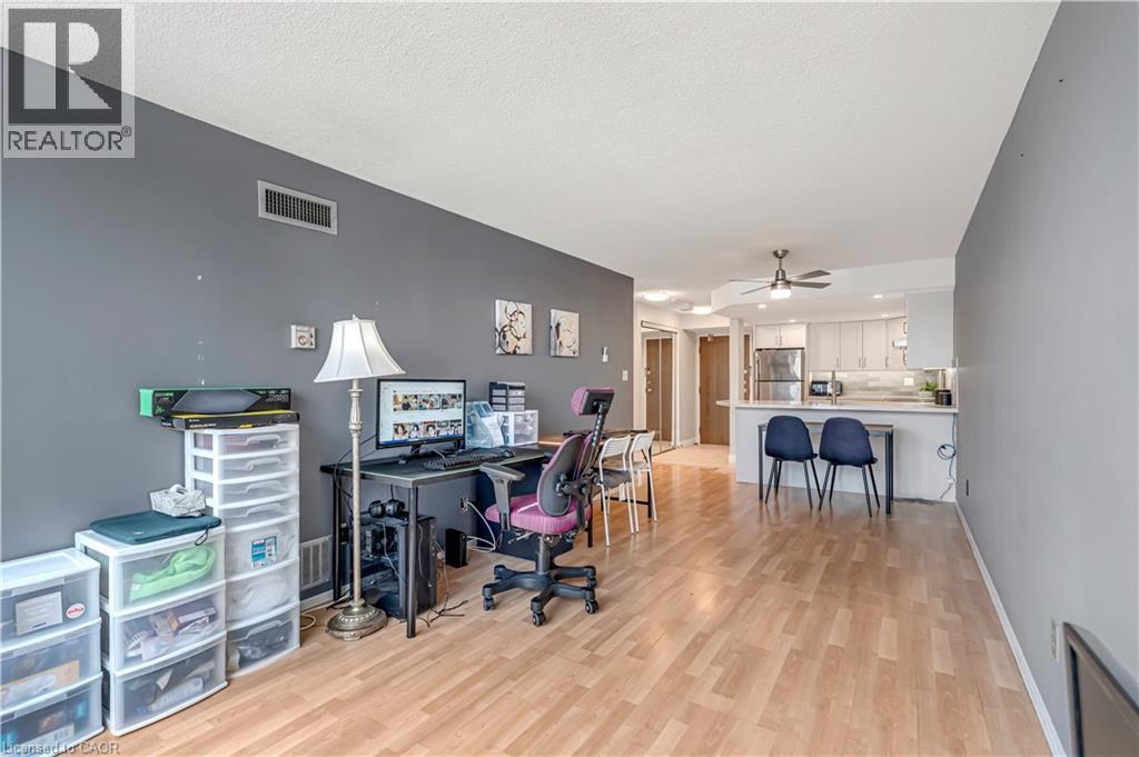 25 Agnes Street Unit# 903, Mississauga, Ontario  L5B 3X7 - Photo 12 - 40814222