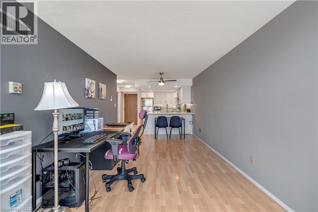 25 Agnes Street Unit# 903, Mississauga, Ontario  L5B 3X7 - Photo 13 - 40814222