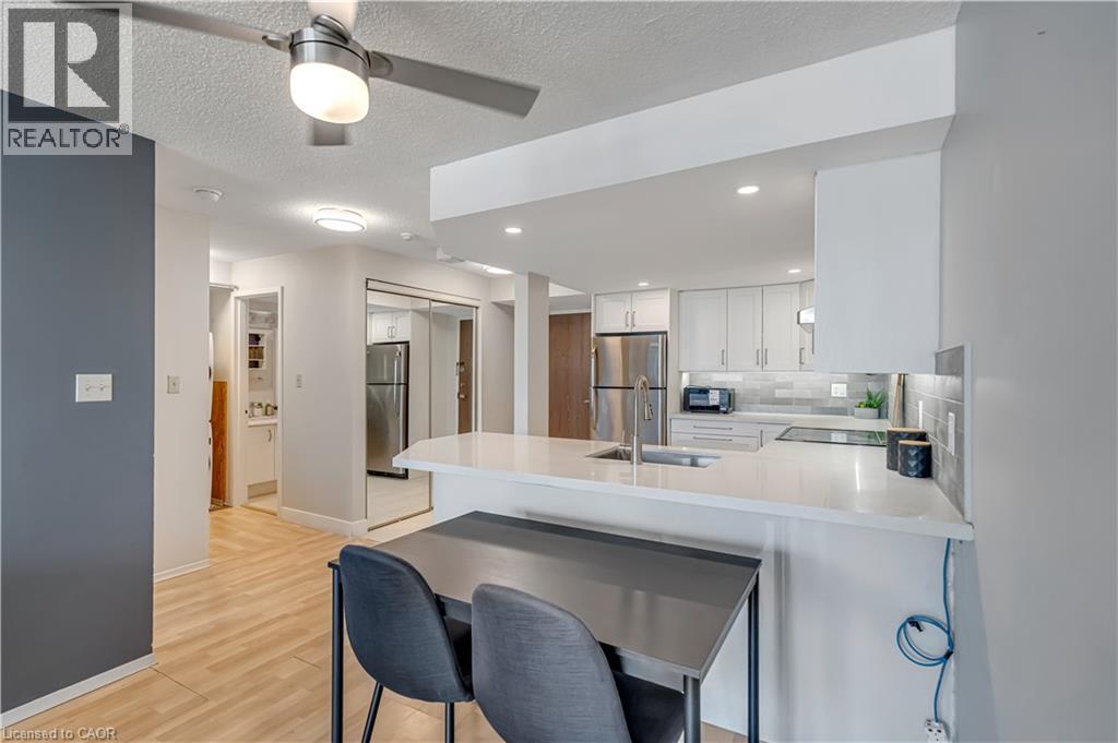 25 Agnes Street Unit# 903, Mississauga, Ontario  L5B 3X7 - Photo 4 - 40814222