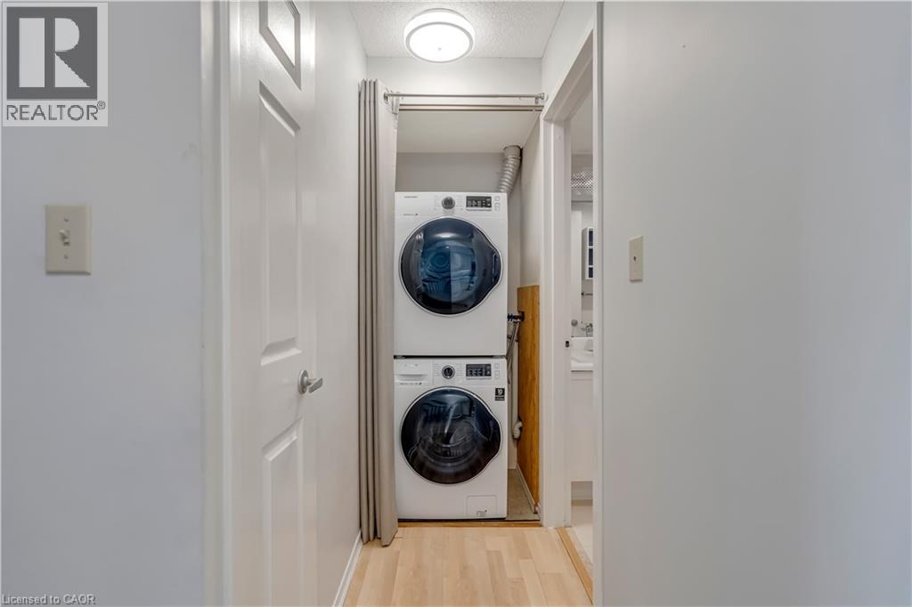 25 Agnes Street Unit# 903, Mississauga, Ontario  L5B 3X7 - Photo 5 - 40814222