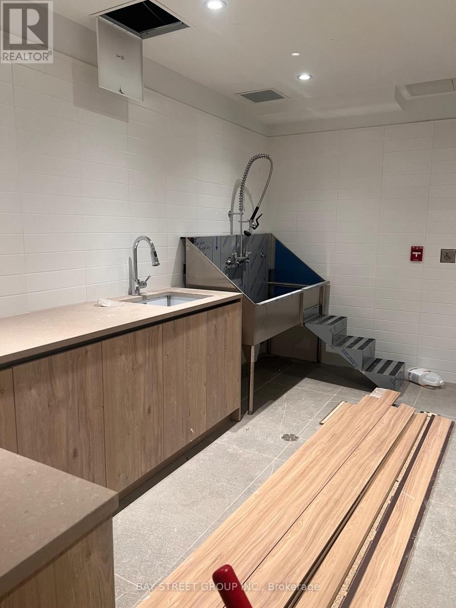 1023 - 3100 Keele Street, Toronto, Ontario  M3M 0E1 - Photo 4 - W12919276