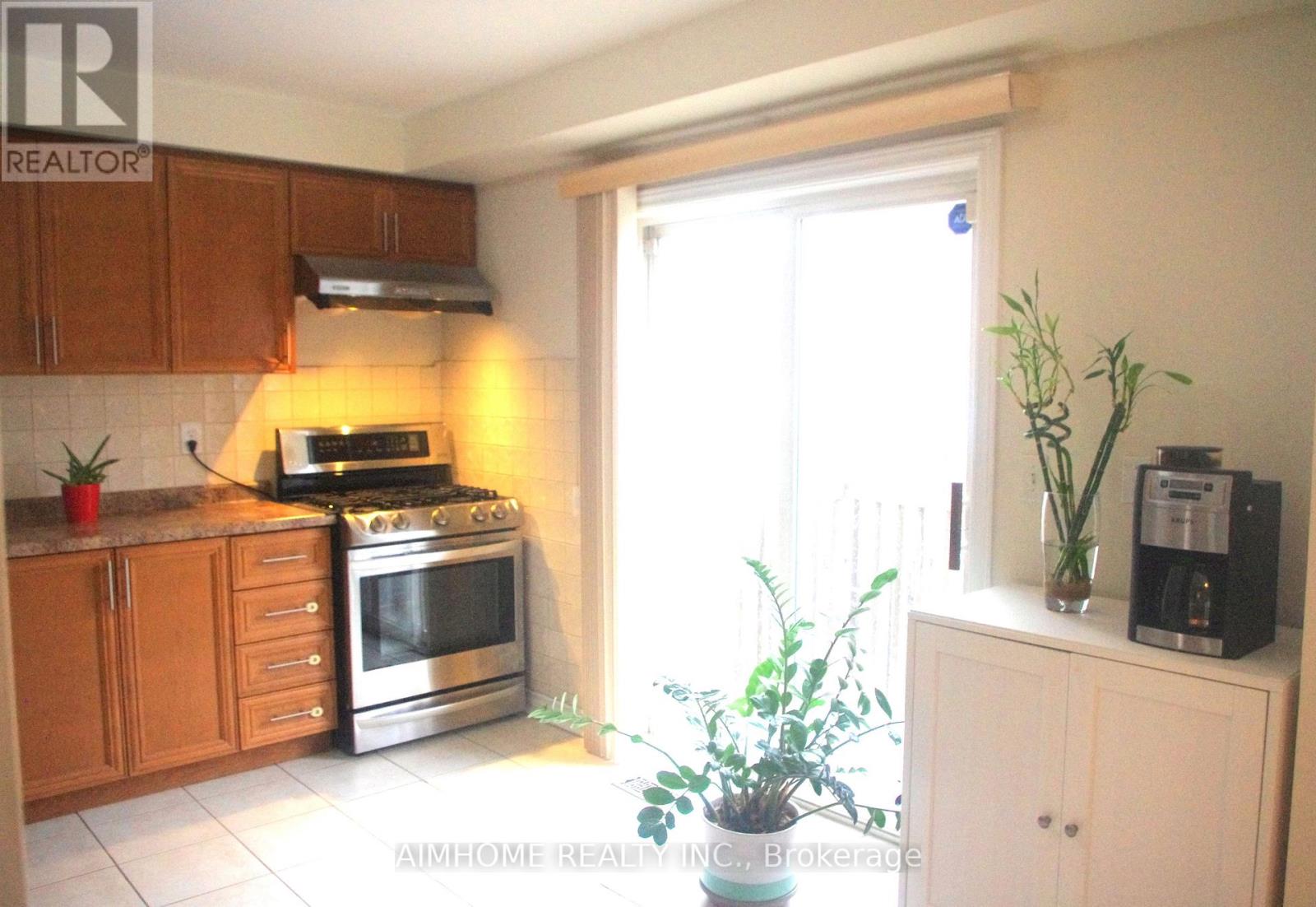 4889 James Austin Drive, Mississauga, Ontario  L4Z 4J2 - Photo 10 - W12919290