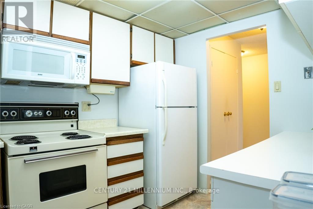 1103 - 3700 Kaneff Crescent, Mississauga, Ontario  L5A 4B8 - Photo 12 - W12919294