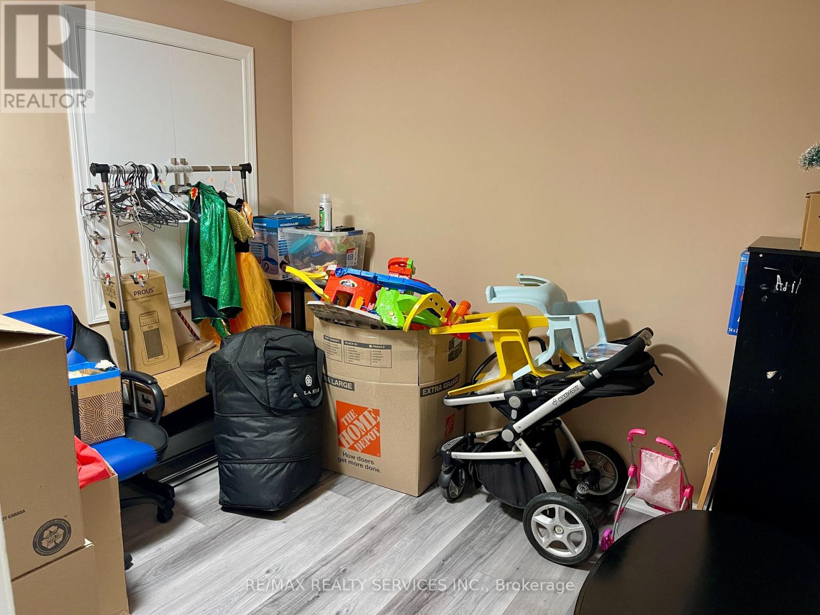 35 Agricola Road, Brampton (Northwest Brampton), Ontario  L7A 0V6 - Photo 5 - W12919298