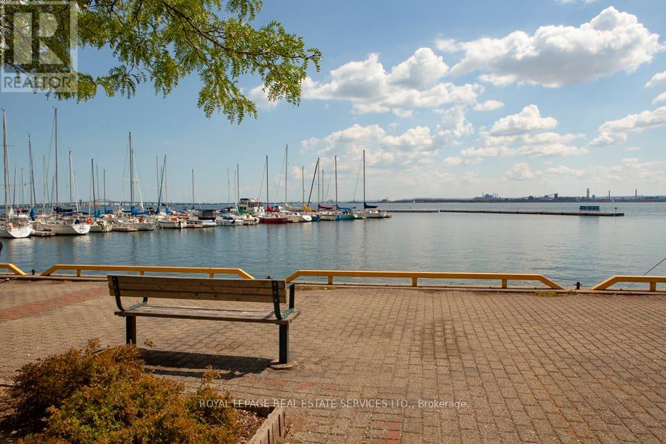 A24 - 20 North Shore Boulevard W, Burlington, Ontario L7T 1A1 - Photo 22 - W12919330