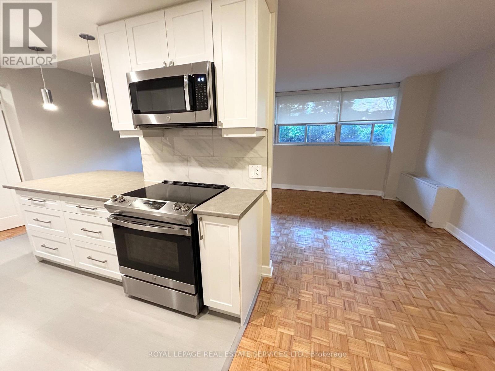 A24 - 20 North Shore Boulevard W, Burlington, Ontario L7T 1A1 - Photo 9 - W12919330