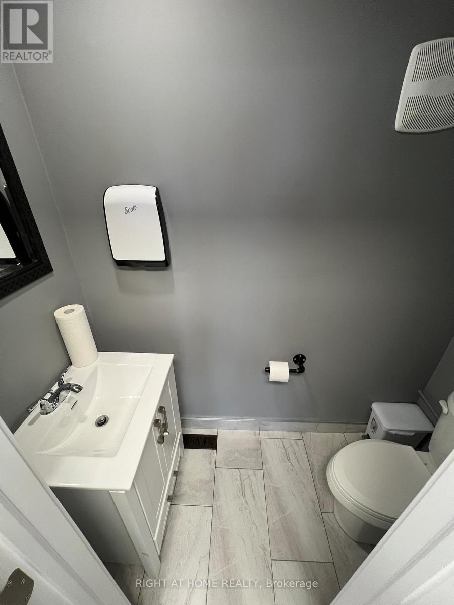 15 - 21 Kenview Boulevard, Brampton (Parkway Belt Industrial Area), Ontario  L6T 5G7 - Photo 11 - W12919332