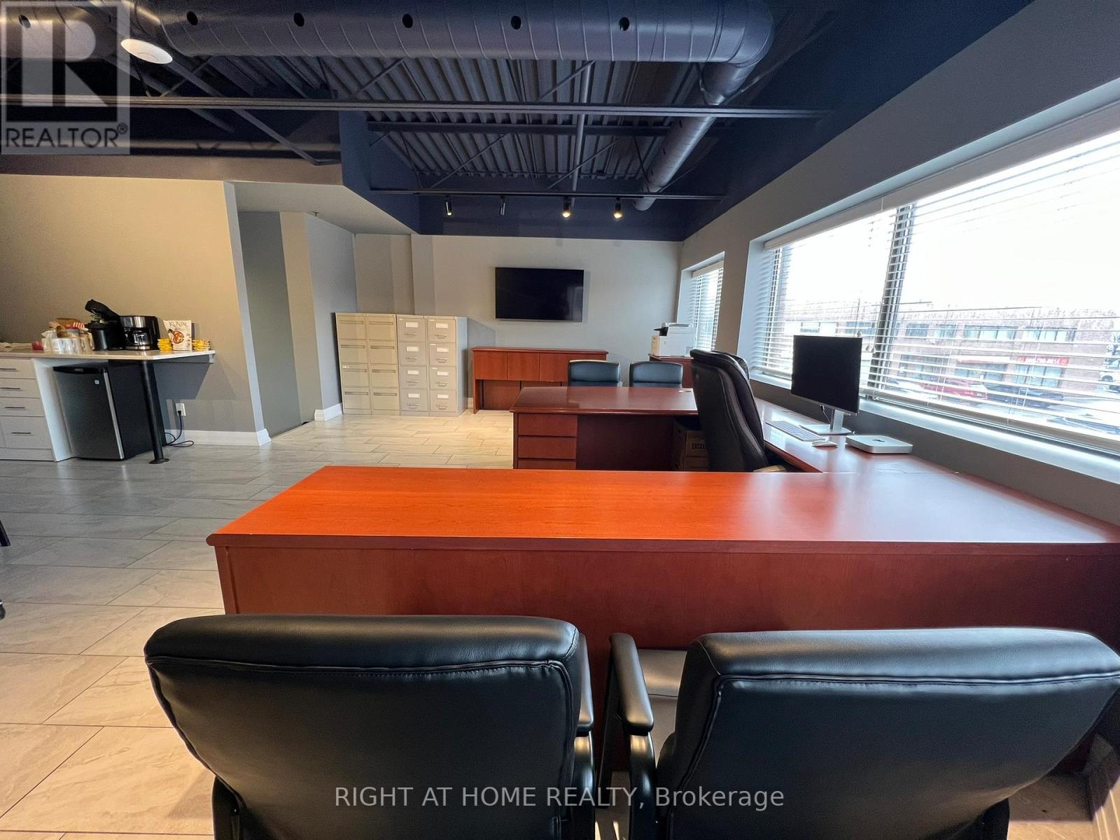 15 - 21 Kenview Boulevard, Brampton (Parkway Belt Industrial Area), Ontario  L6T 5G7 - Photo 12 - W12919332