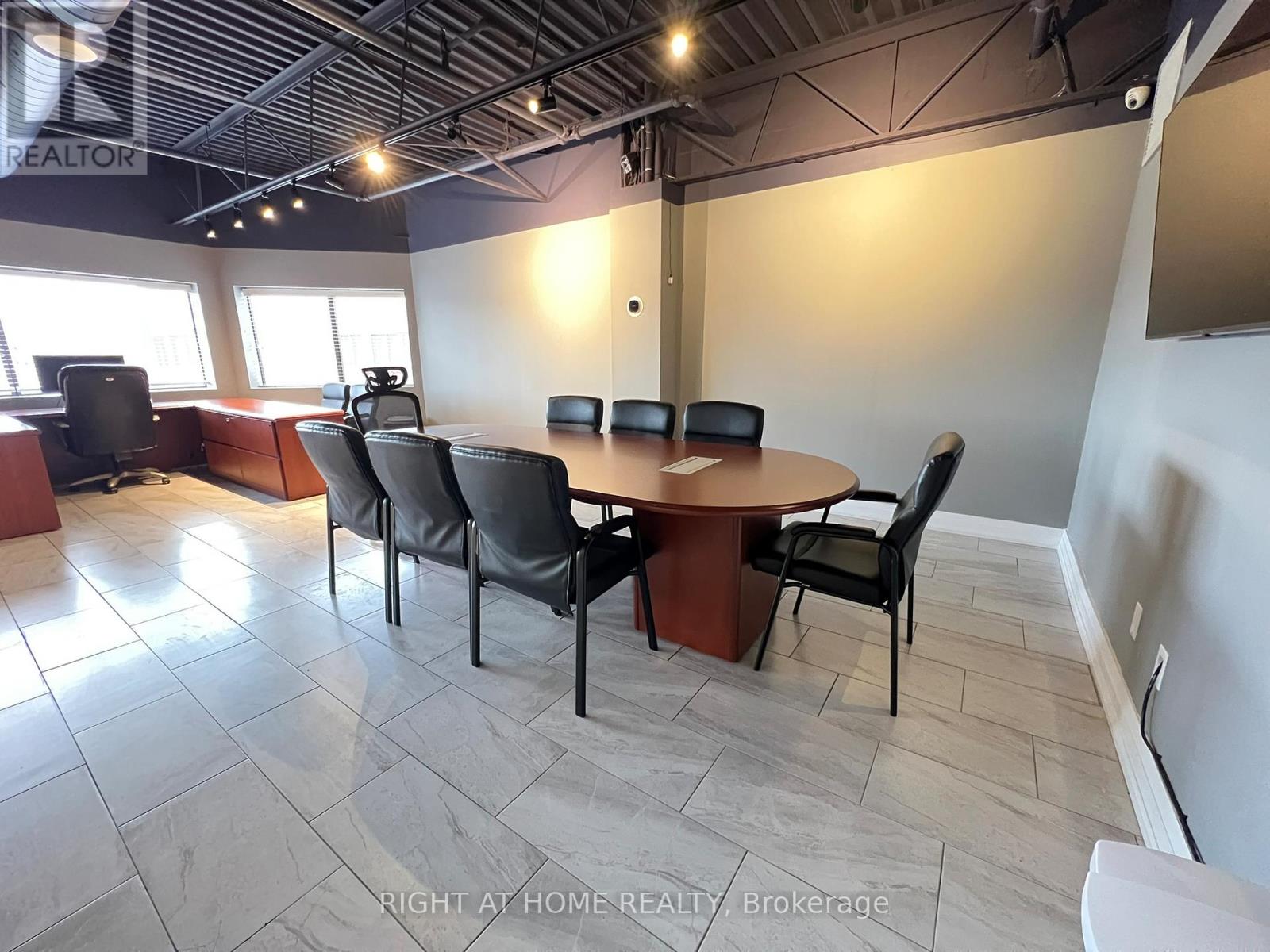 15 - 21 Kenview Boulevard, Brampton (Parkway Belt Industrial Area), Ontario  L6T 5G7 - Photo 20 - W12919332