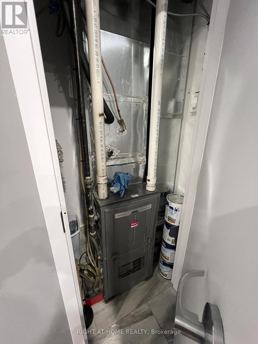 15 - 21 Kenview Boulevard, Brampton (Parkway Belt Industrial Area), Ontario  L6T 5G7 - Photo 23 - W12919332