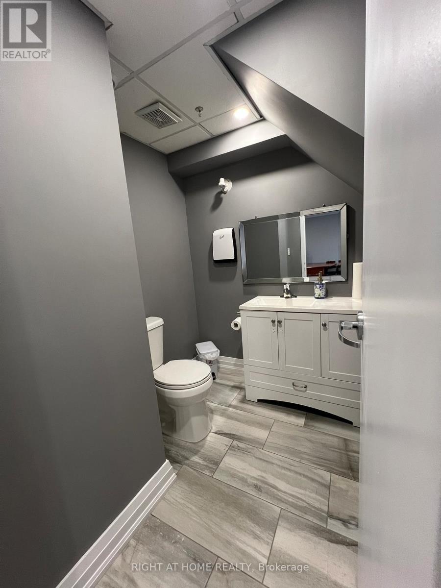 15 - 21 Kenview Boulevard, Brampton (Parkway Belt Industrial Area), Ontario  L6T 5G7 - Photo 6 - W12919332