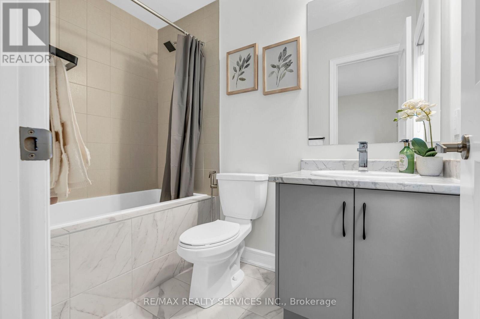 67 James Walker Avenue, Caledon, Ontario  L7C 4M8 - Photo 18 - W12919354