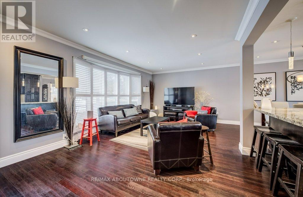 1419 Sandgate Crescent, Mississauga, Ontario  L5J 2E3 - Photo 12 - W12919356