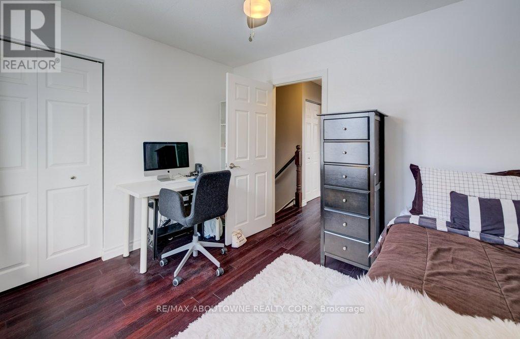 1419 Sandgate Crescent, Mississauga, Ontario  L5J 2E3 - Photo 16 - W12919356